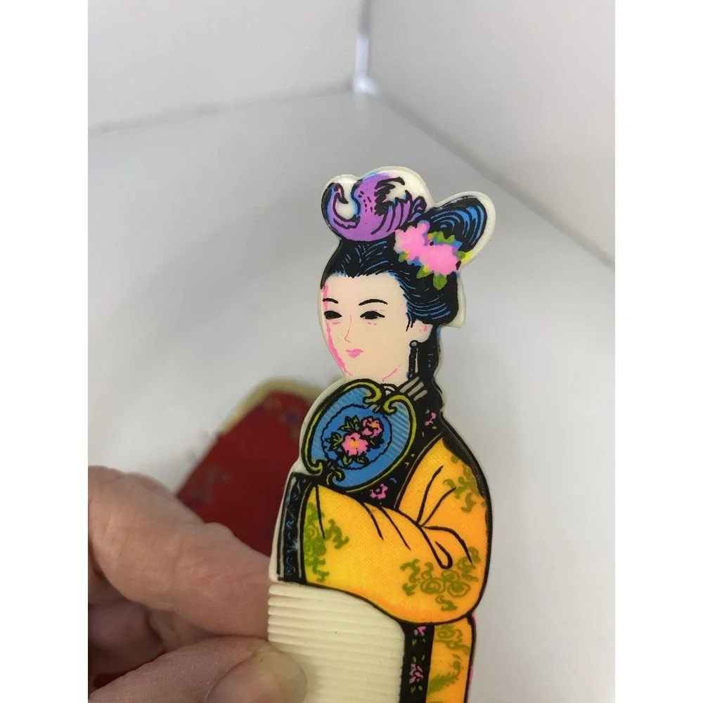 Vintage Geisha Girls Painted‎ Comb & Mirror Set Hong Kong Collectible Vanity Art